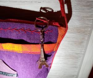 Sac petit modèle, port en bandoulière- violet et rouge