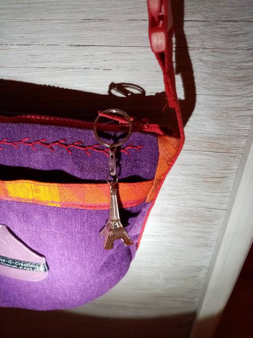 Sac petit modèle, port en bandoulière- violet et rouge