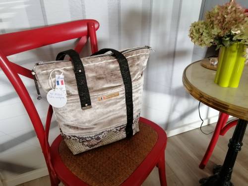 BEIGE ROSE ET SERPENT GRAND MODELE